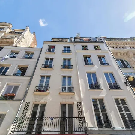 Former Art Studio Under Glass Roof In Strasbourg St-denis Welkeys Apartment Paris