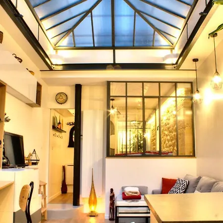 Former Art Studio Under Glass Roof In Strasbourg St-denis Welkeys Paris